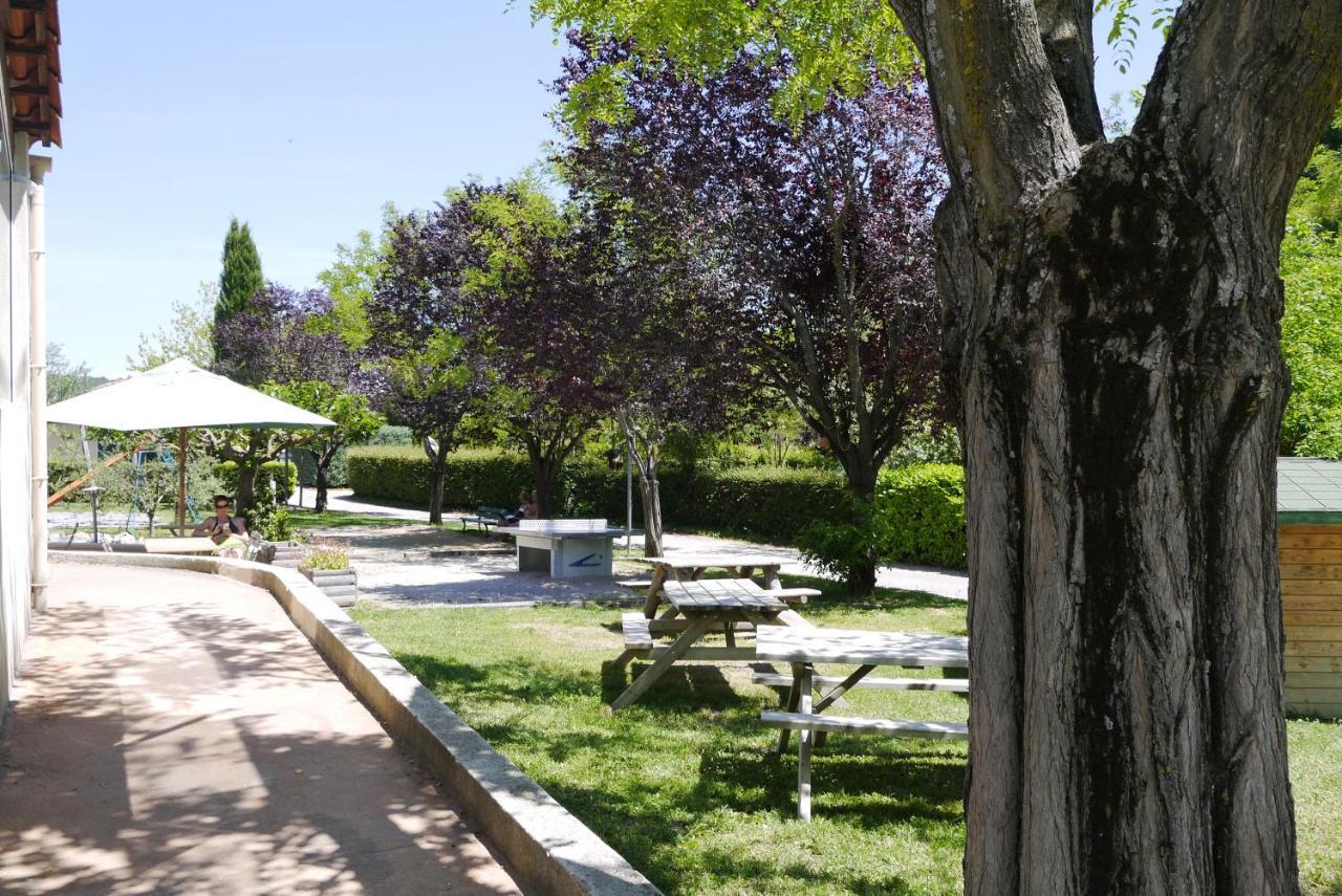 Camping Forcalquier Les Routes De Provence Hotel Exterior photo