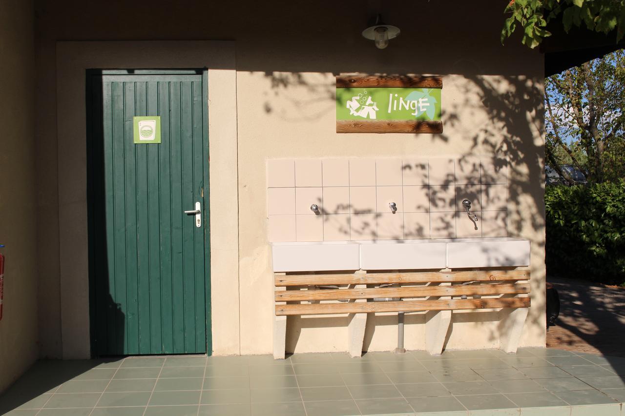 Camping Forcalquier Les Routes De Provence Hotel Exterior photo