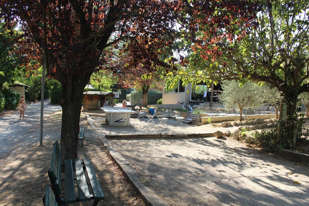 Camping Forcalquier Les Routes De Provence Hotel Exterior photo
