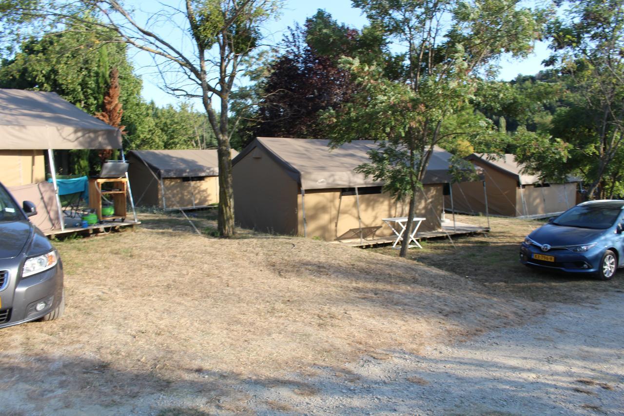 Camping Forcalquier Les Routes De Provence Hotel Exterior photo